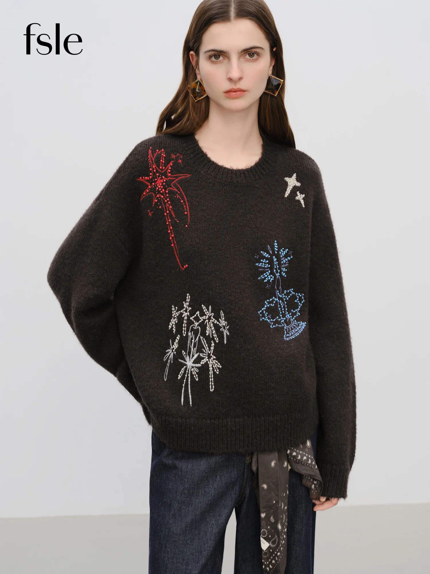 

FSLE【Премиум-серия】2025 Зимний женский винтажный вязаный свитер с круглым вырезом и вышивкой бисером, элегантный ретро-трикотаж со стразами Y2K