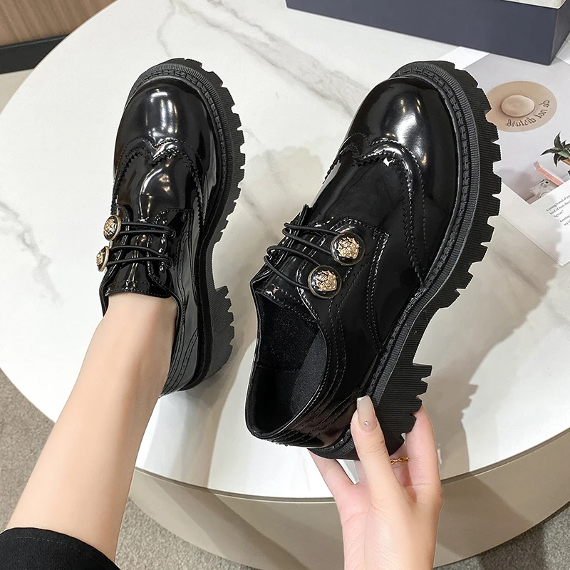 

Осенние женские туфли-броги, модные повседневные туфли без шнуровки на платформе и массивном каблуке с эластичной лентой, британские лоферы на широком каблуке на толстой подошве