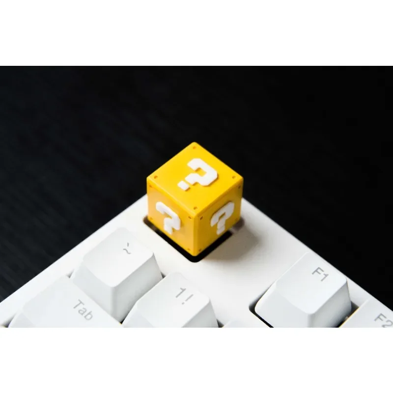 MINISO 1Pc 3D Punto interrogativo Keycap Personalità personalizzata Tastiera meccanica fai da te Singolo keycap giallo