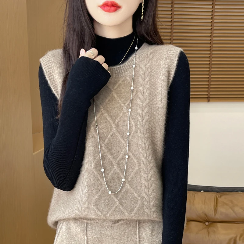 Twisted All Wool Knitted Sweater Vest For Women In Autumn And Winter, Versatile Round Neck Sleeveless Sweater, Camisole DMR D176