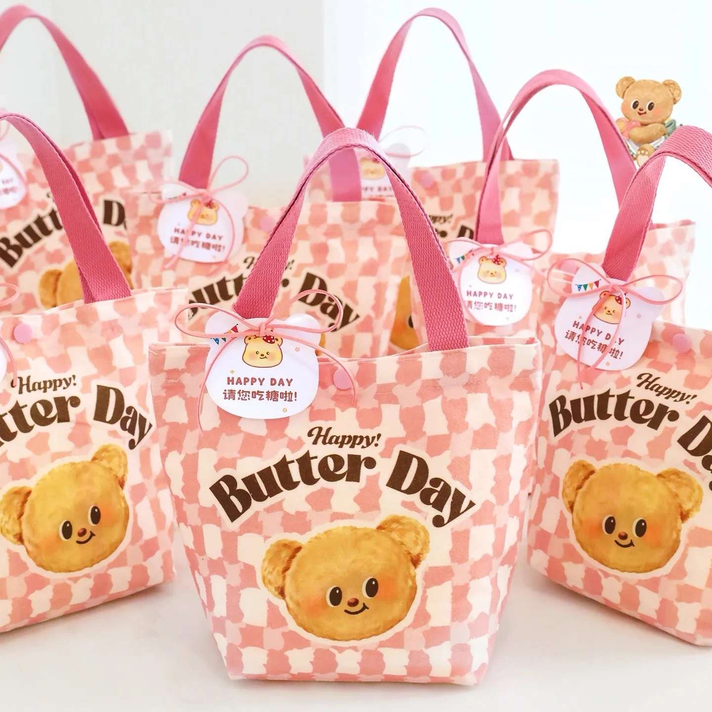 

Cute Butter Bear Sail Bag Cartoon Handbag Children's Souvenir Gift Packaging Bag With Snap Button Party Companion Gift Bag