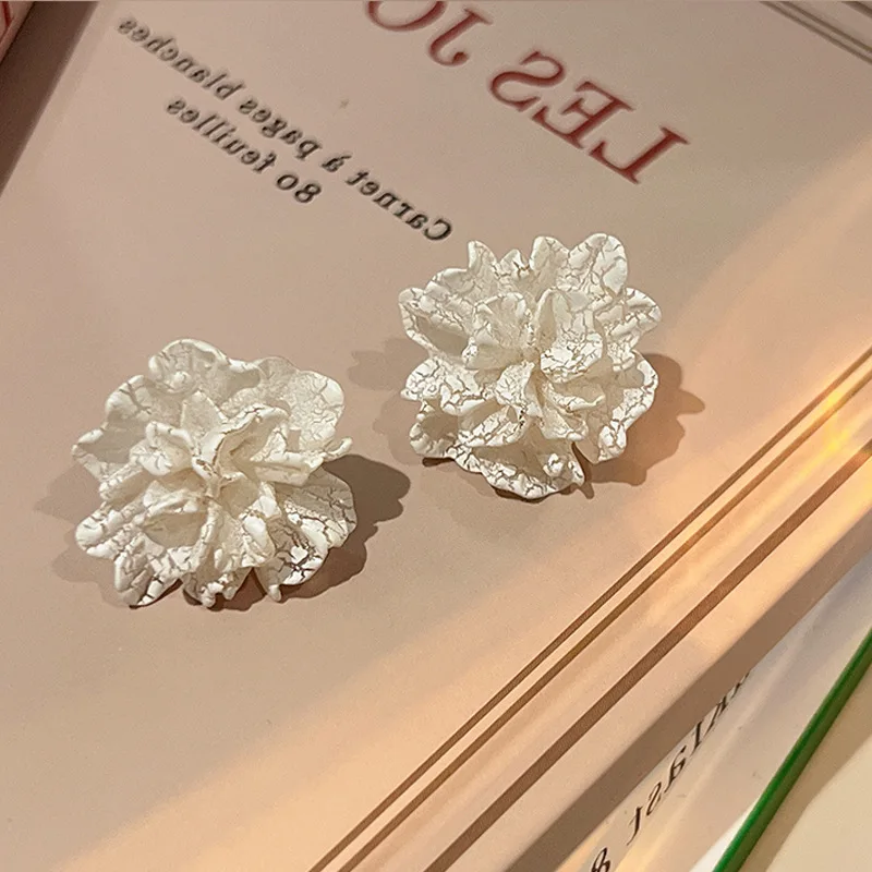 White Camellia Flower Earrings for Women Flower Earring 2024 New Modern Korean Fashion Cute Teens Girl Party Jewelry Accessories