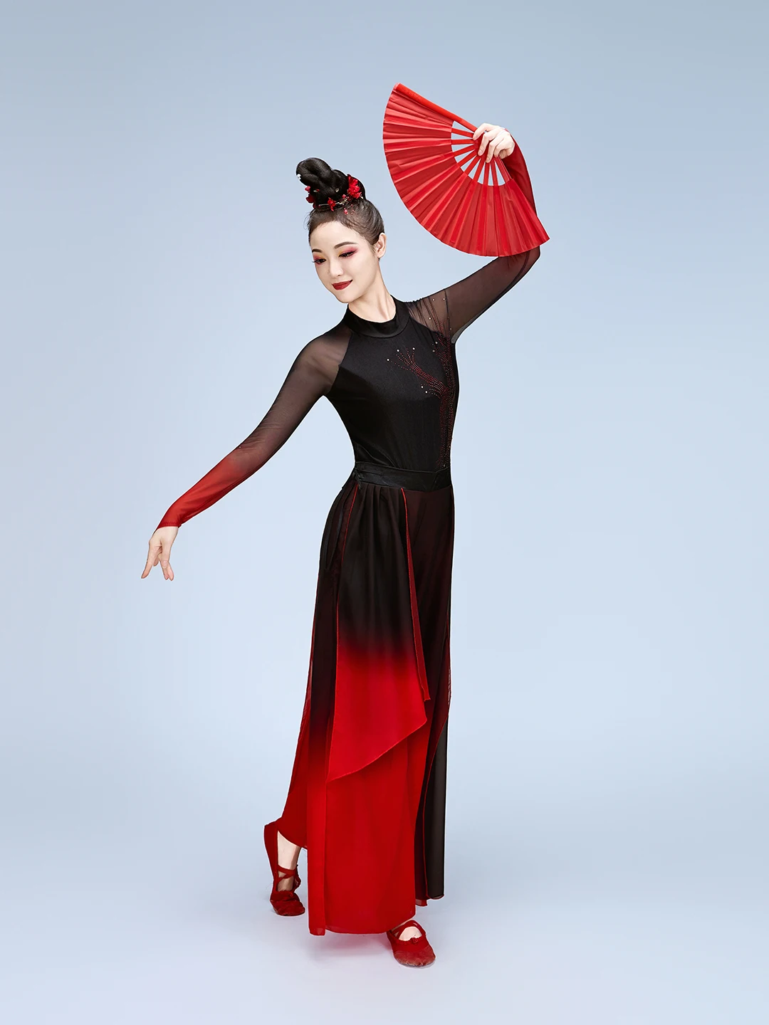 Elegant Classical Dance Performance Costume Women's New Style Drifting Fan Dance Clothing Yangge Drumming Traditional Ethnicwear