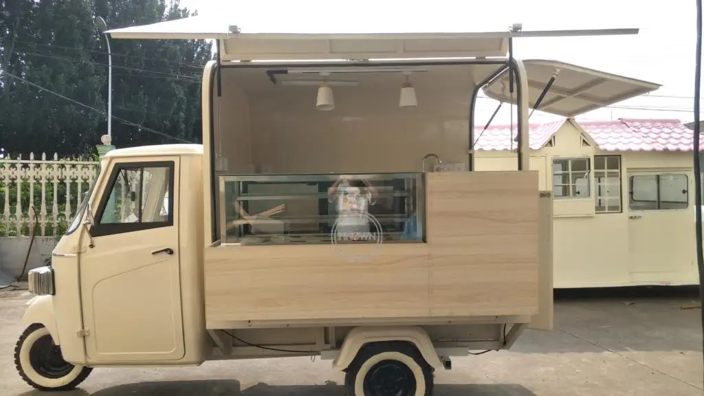 Europe Mobile Electric Adult Tricycle Juice Ice Cream Truck Kiosk Van Beer Bar Tuk Tuk Food Cart for Sale Snacks and Drinks