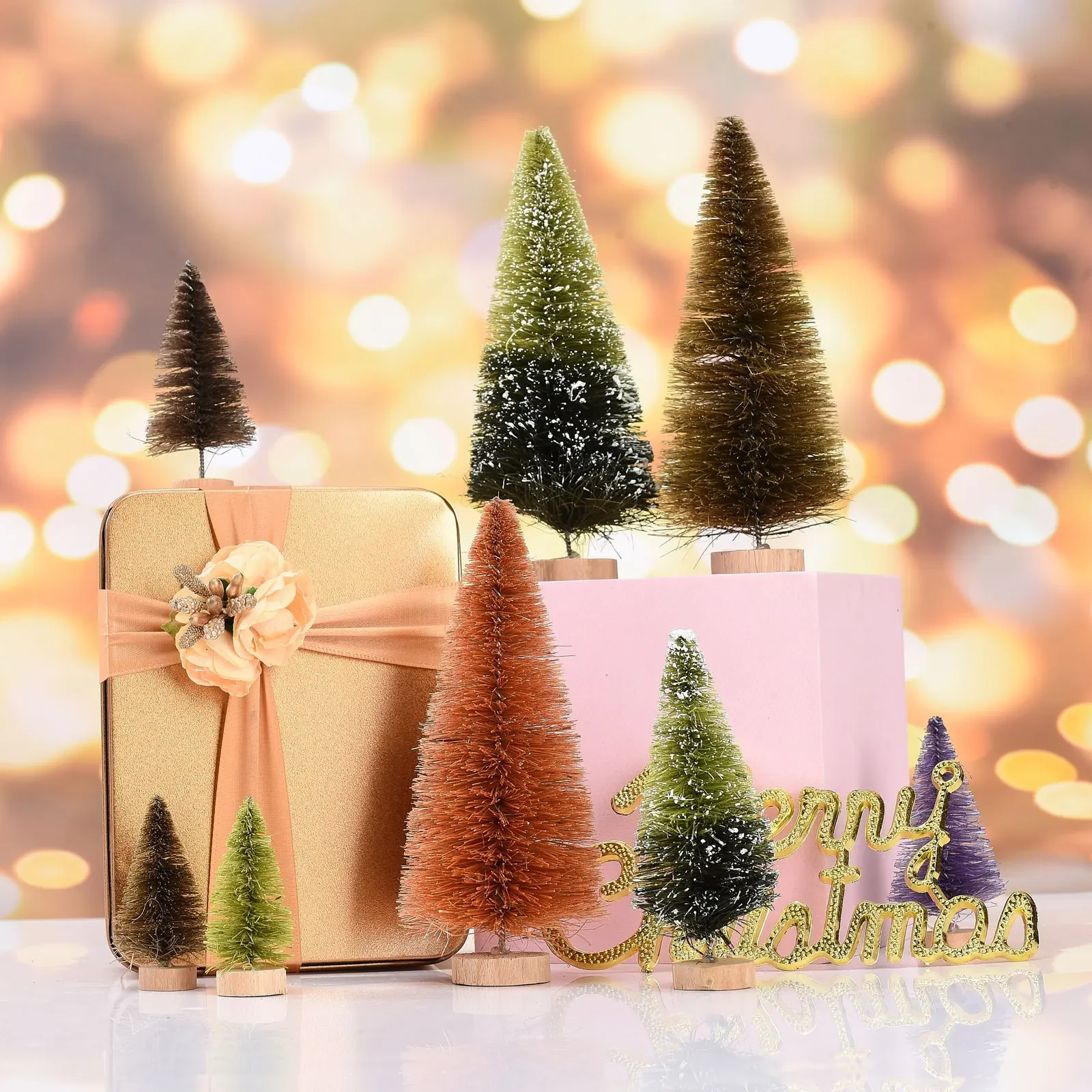 Miniature Christmas Trees Wooden Bases Design 4pcs Sisal Silk + Wood Winter Crafts Ornaments Beautiful DIY Craft Home Decor