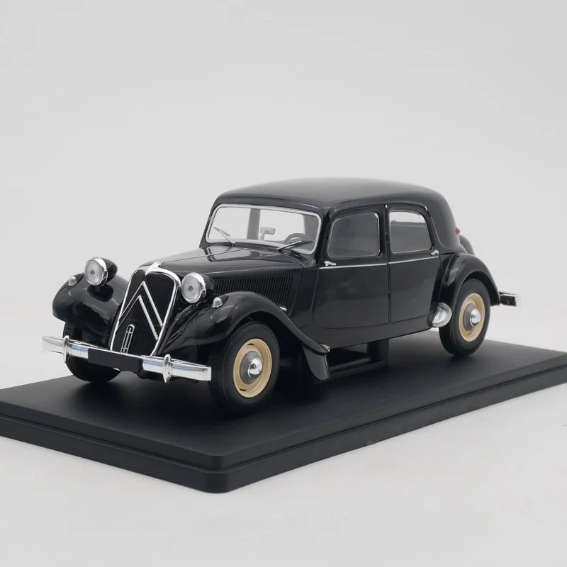 

Diecast IXO 1:24 Scale CITROEN Traction Avant Alloy Car Model Collectible Toy Gift Souvenir Display Ornament