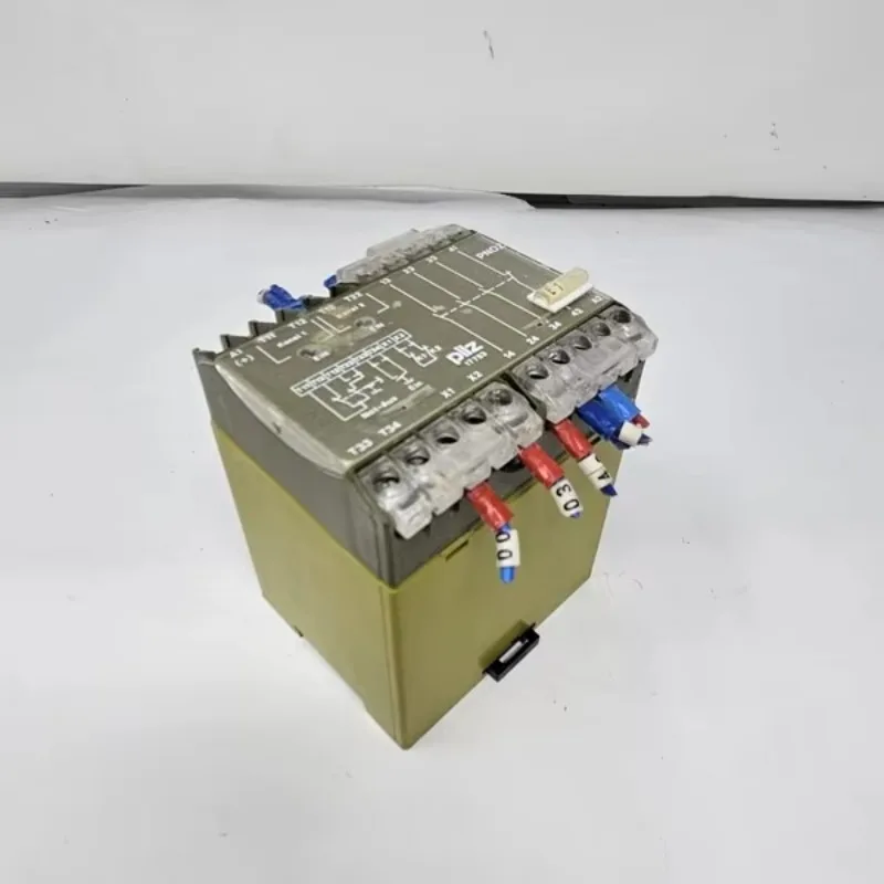 

Новое оригинальное реле безопасности 24VDC 3S в наличии