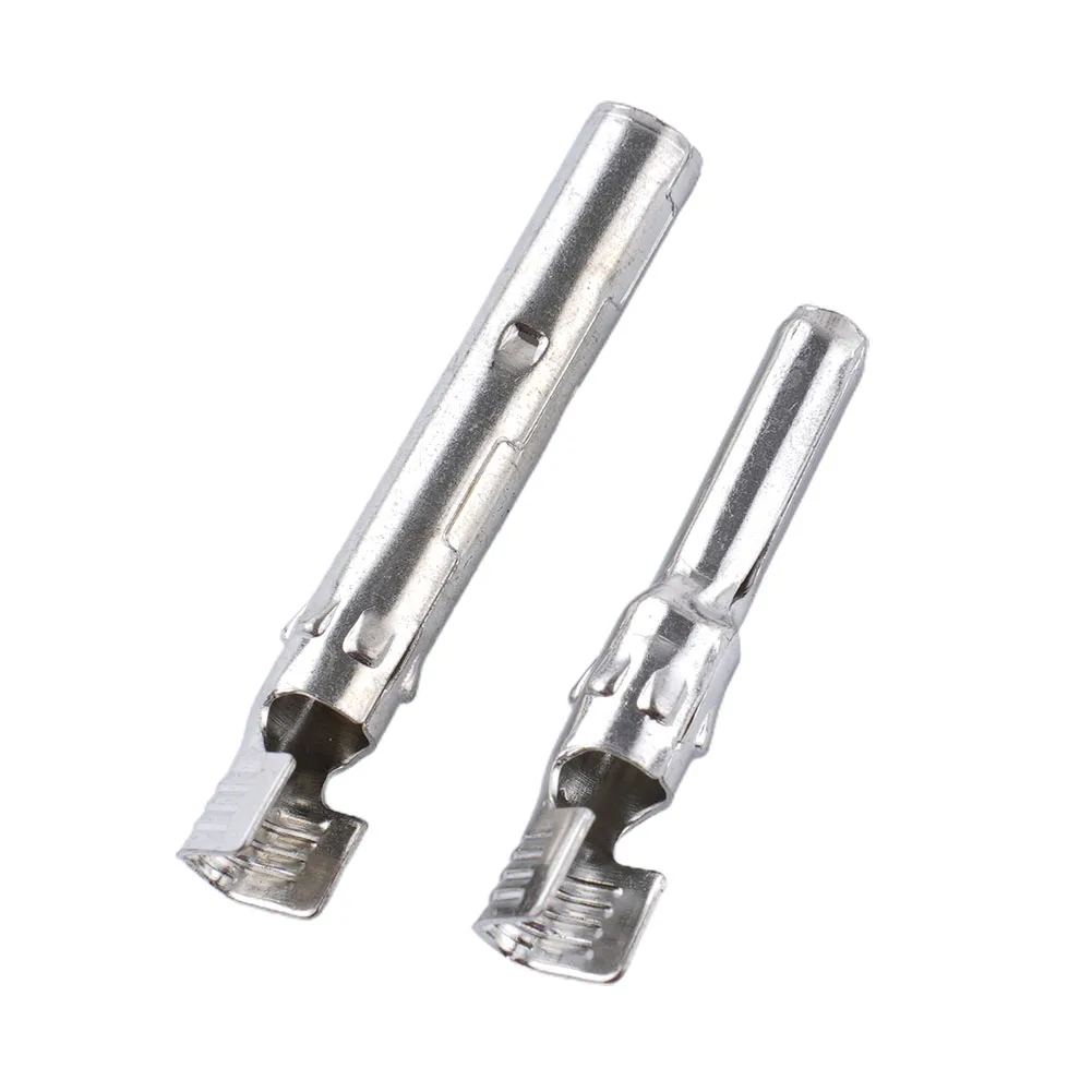 Efficient Solar Panel Connection for Outdoor Use IP67 Waterproof Female Coupling and Power Distributor (Set of 5)