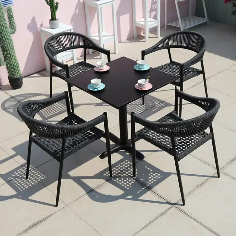 Set da Pranzo Moderno in Alluminio per Esterni con Tavolino e Sedie in Corda per Uso in Magazzino