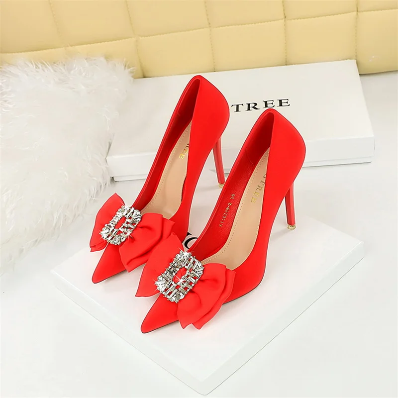 Silk Satin Women Shallow Mouth Pointed Toe Pumps Bow High Heels Rhinestone Decoration Stilettos Red Wedding Single Shoes