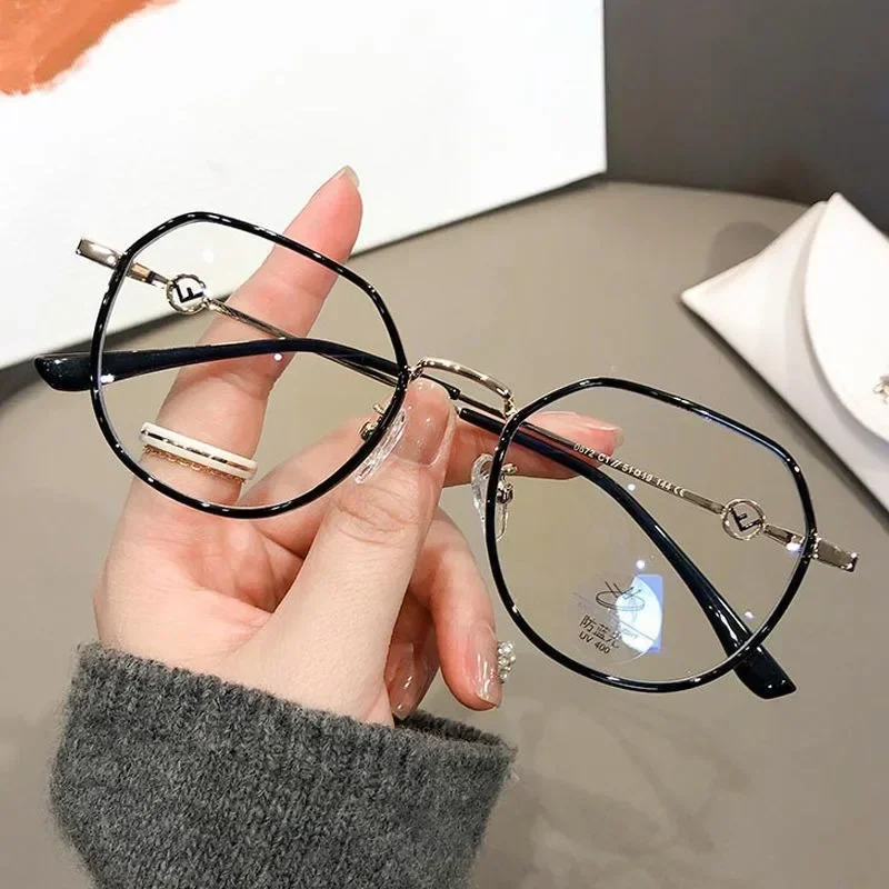 Vintage Classic Anti-Blue Light Glasses Oval Metal Frame Brand Designer Fashion Round Metal Optical Frames Computer Glasses 2024