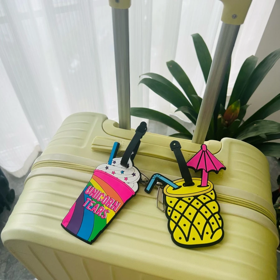 1/2pcs ฤดูร้อนห้องพักช่วงวันหยุดไอศกรีมแท็กกระเป๋าเดินทาง PVC วันหยุดอุปกรณ์เสริมกระเป๋าเดินทางแท็กซิลิโคนแบบพกพาแท็กชื่อ