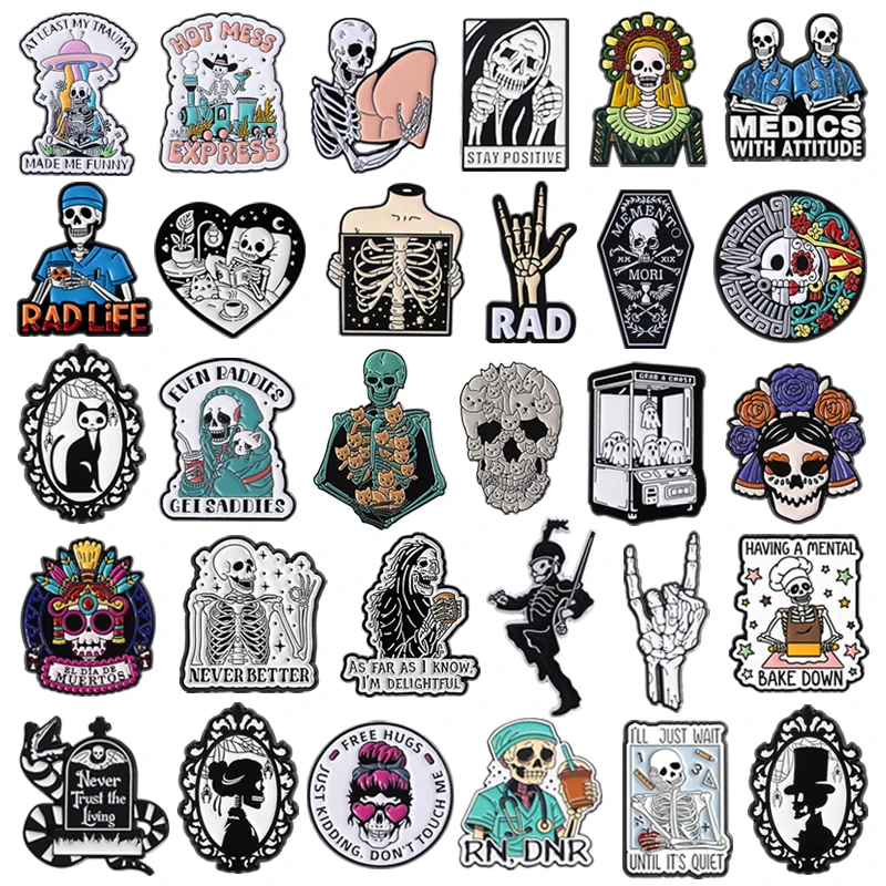 Halloween Horrorfilm Emaille-Pin Punk Totenkopf Kannibaler Blumen Skelett Hand Broschen Anstecknadeln Party Schmuck Geschenke für Freunde