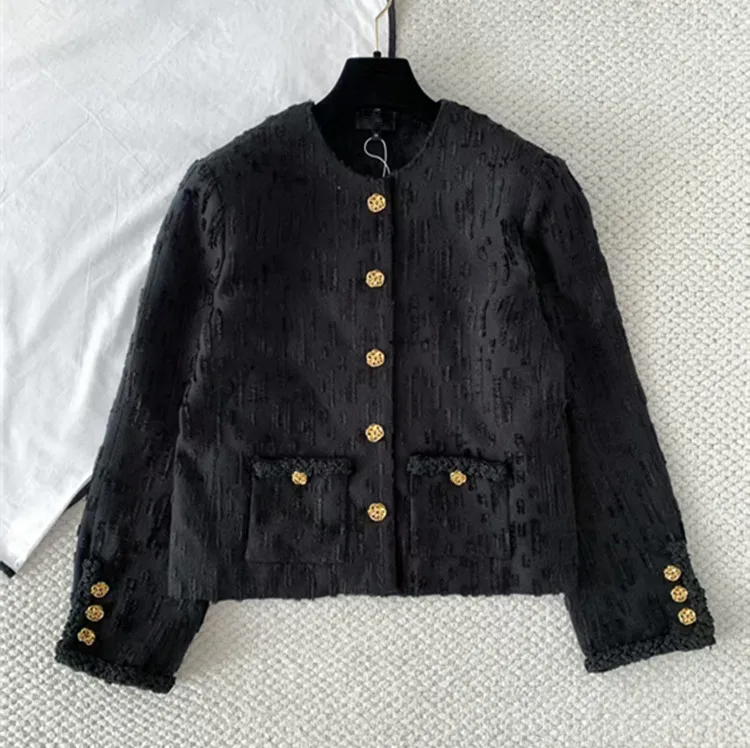Customization New styles of women's clothing from Europe and America Long-sleeved golden-buttoned wool coat