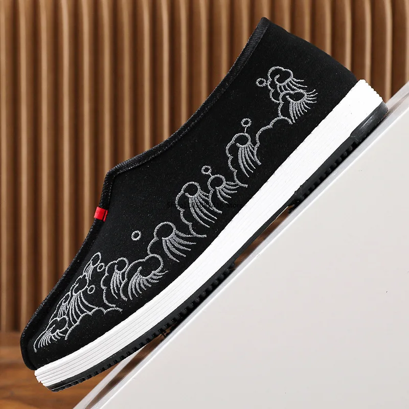 Cotton Fabric Shoes Breathable Anti-slip Embroidered Round Toe Kung Fu Shoes Chinese Style Slip-On Shoes