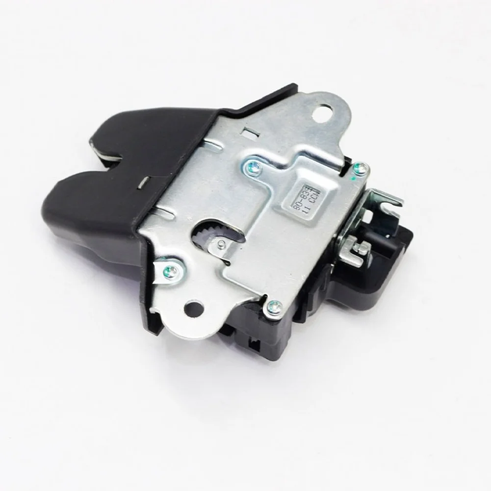 Rear Gate Lock Mechanism Rear Tailgate Latch Direct OEM Replacement Secure Locking Performance Metal And Plastic Build