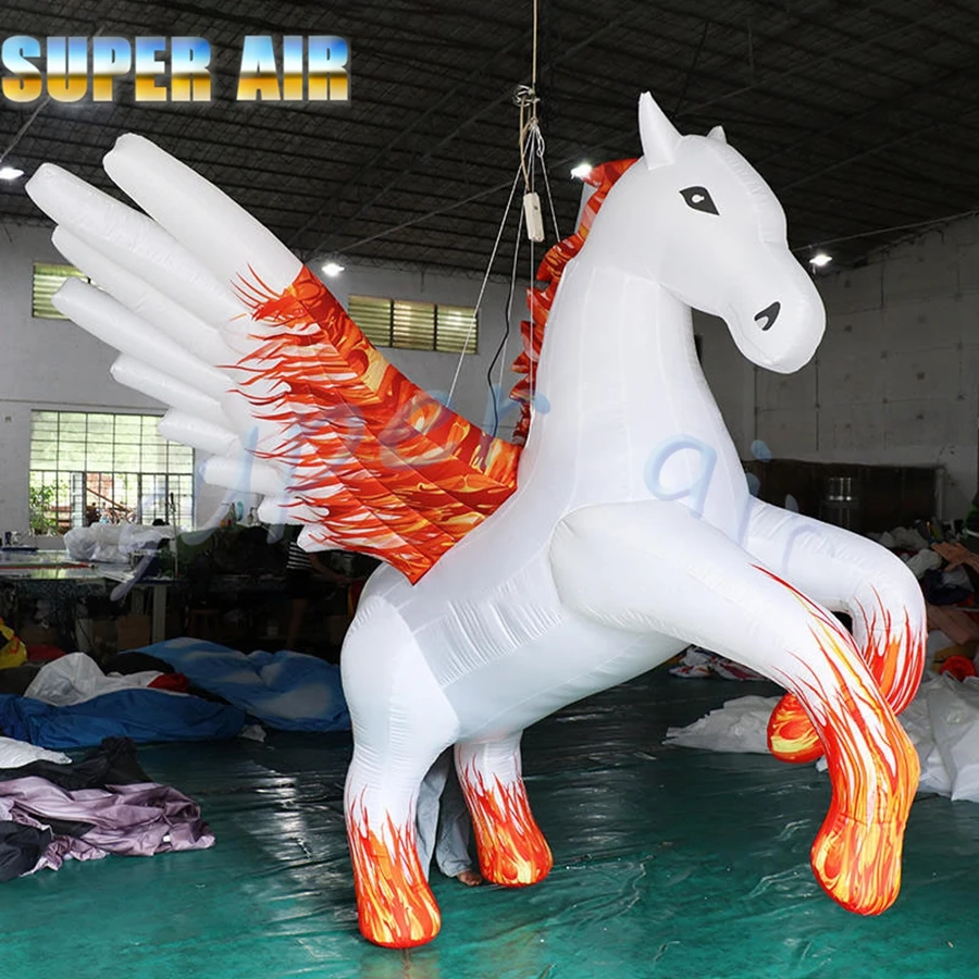 Animaux de dessin animé gonflables pour publicité extérieure, énorme cheval volant gonflable, sauts pour les activités de cirque