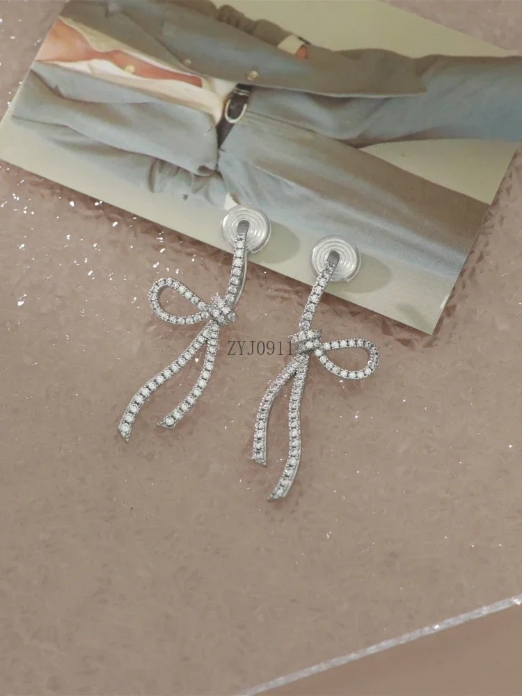 مشبك أذن على شكل فيونكة ماسية كاملة، نوع متكامل بدون مشبك أذن مثقوب، أقراط فاخرة خفيفة بمزاج