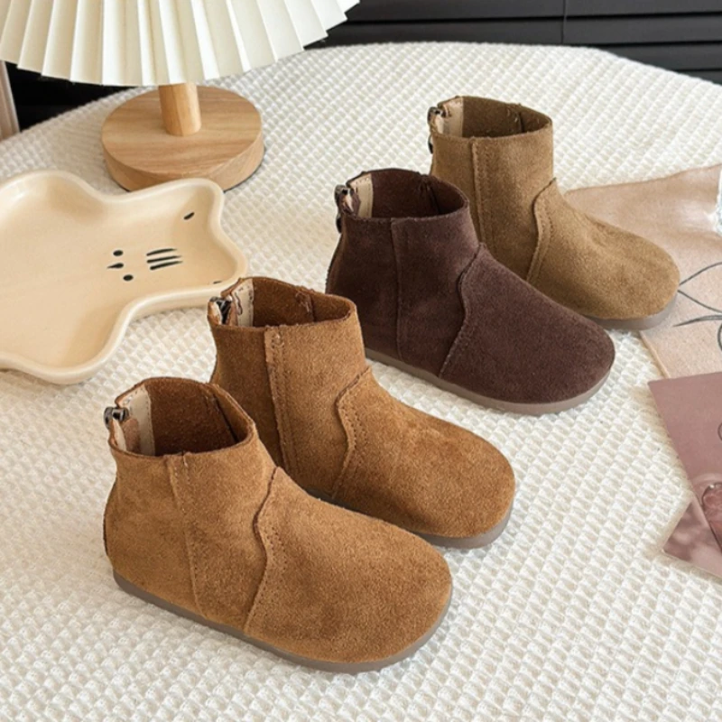 

Зимние ботильоны в стиле ретро для девочек 2024, модная детская обувь на мягкой подошве в стиле ретро, удобные повседневные детские полусапожки для малышей