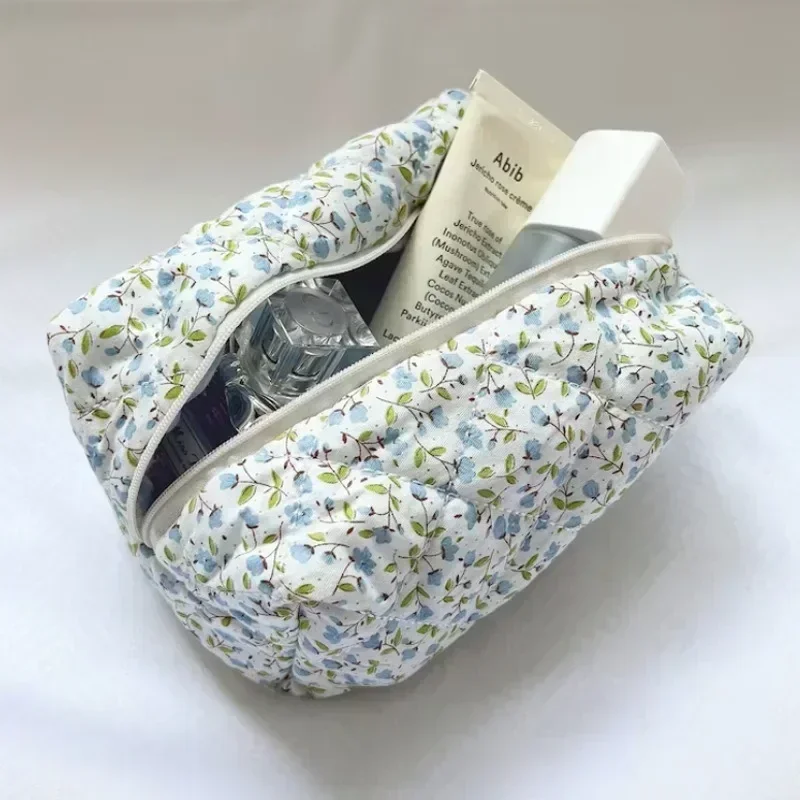 Storage Organizer Floral Puffy Quilted Makeup Bag Flower Printed Pouch Large Travel Cosmetic Bag Makeup Accessory