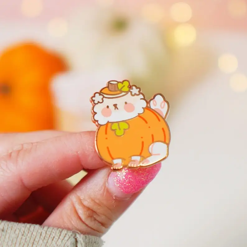 Kawaii Puddin the Dog Pumpkin - Pin esmaltado de otoño gaseoso de calabaza