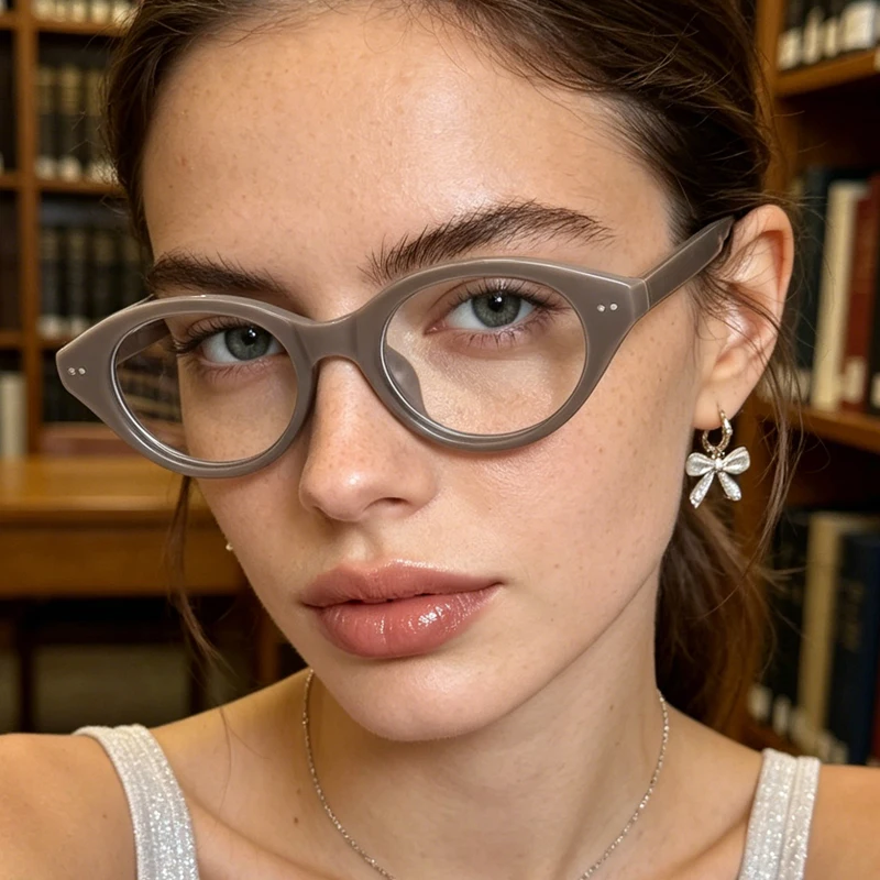 1pc temperament light gray oval glasses, full of retro tone, easily light up the gentle atmosphere of the overall outfit