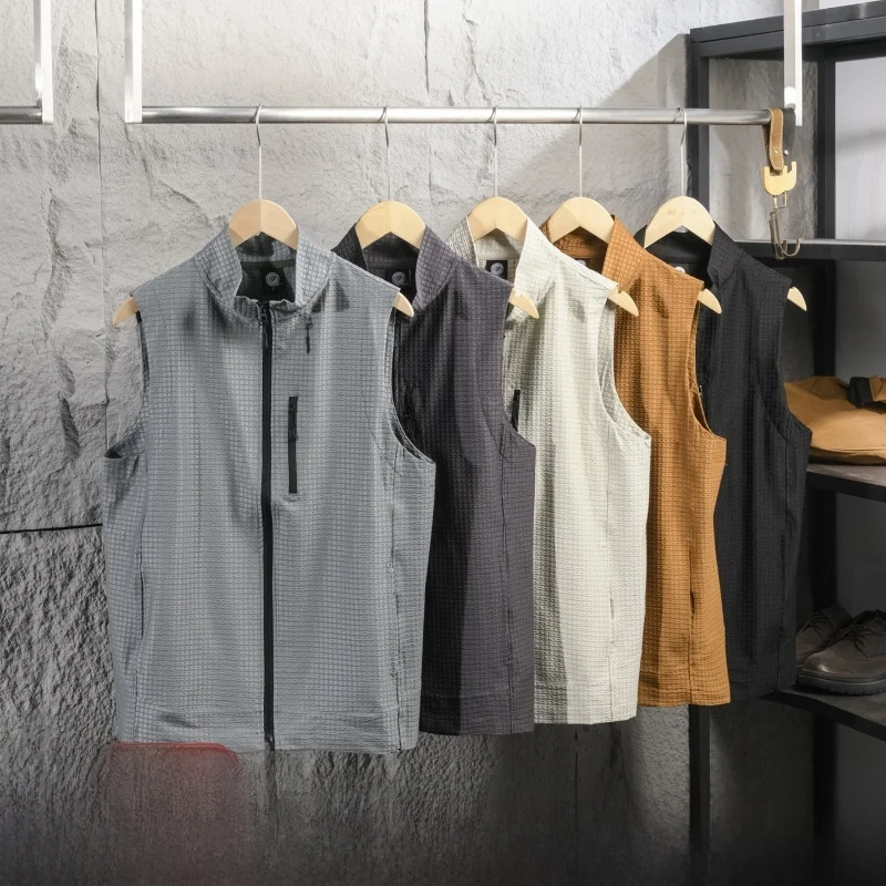 

Versatile Lightweight Stand Collar Vest for Men Outdoor Faion Urban Sle Summer Zipper Closure Color Garment