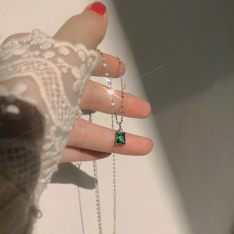 Luxurious S925 Silver Square Green Synthetic Zircon Necklace
