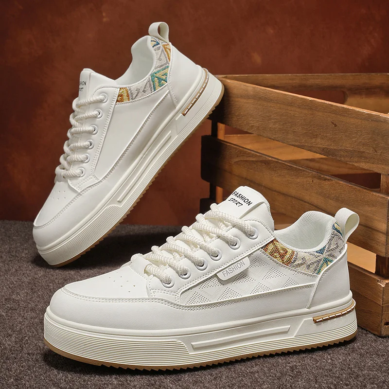 2026 New Men's Casual Sneakers Spring and Autumn Lightweight Retro Breathable Non Slip Student Sports Shoes for Everyday Wear