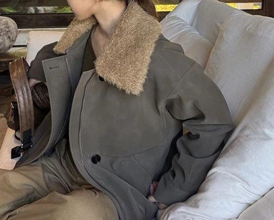 

Осень-зима 2025: короткая стеганая куртка с свободным меховым воротником, топ, женская рабочая одежда из искусственной кожи в стиле ретро, толстая куртка