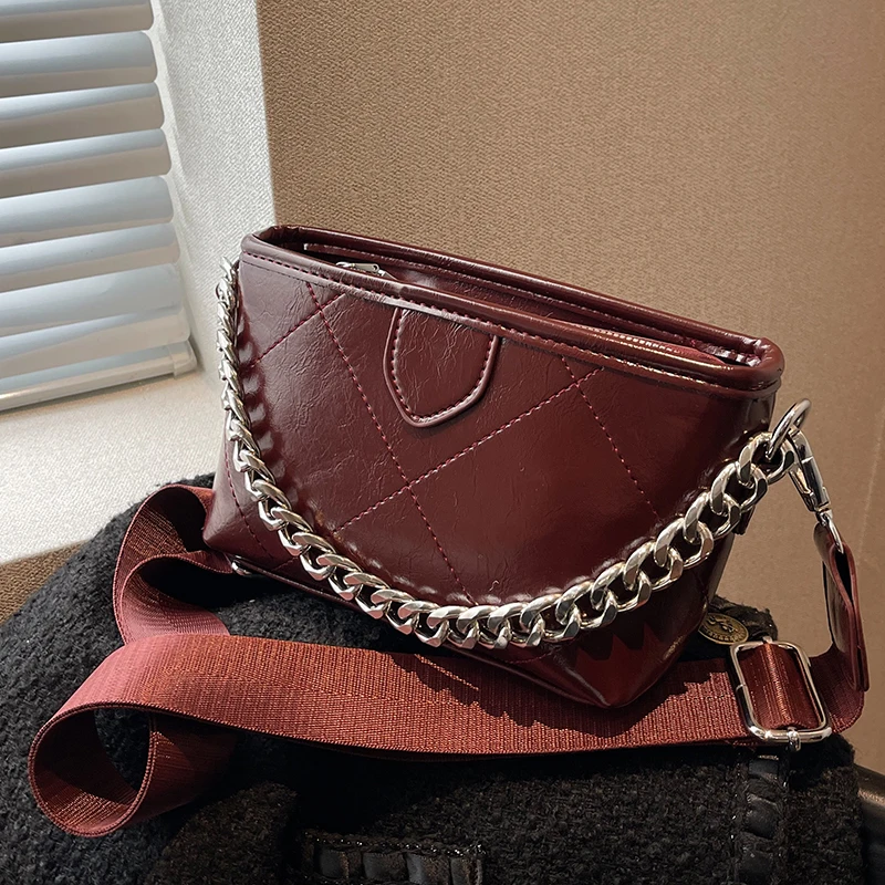 

Vintage Chains Messenger Bag For Women New Texture PU Leather Shoulder Bag Trend All-Match Female Handbags