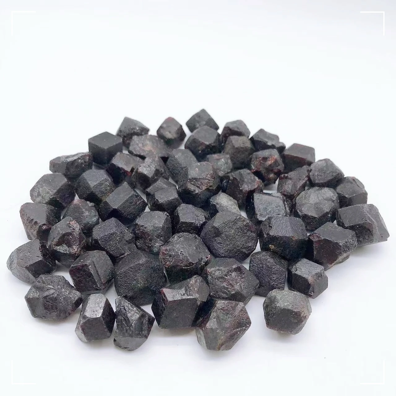 Natural Stone Red Garnet Crystal Rough Stone Gemstone Mineral Raw Stones Specimen Crystal Energy Healing Home Decor Gifts