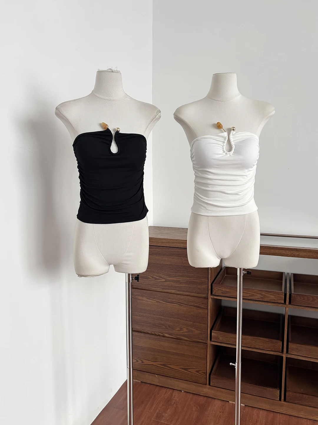 Pure Desirable Sexy Strapless Vest Women Summer Slimming Show Bones Spicy Girl Elegant Top Small Size Wrap Chest