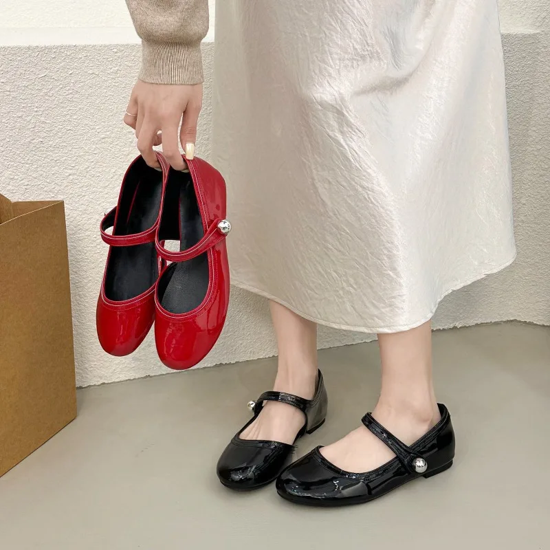 Red French Shallow Mouth Single Shoes for Women 2026 New Spring/Summer Side Empty Headrest Flat Sandals