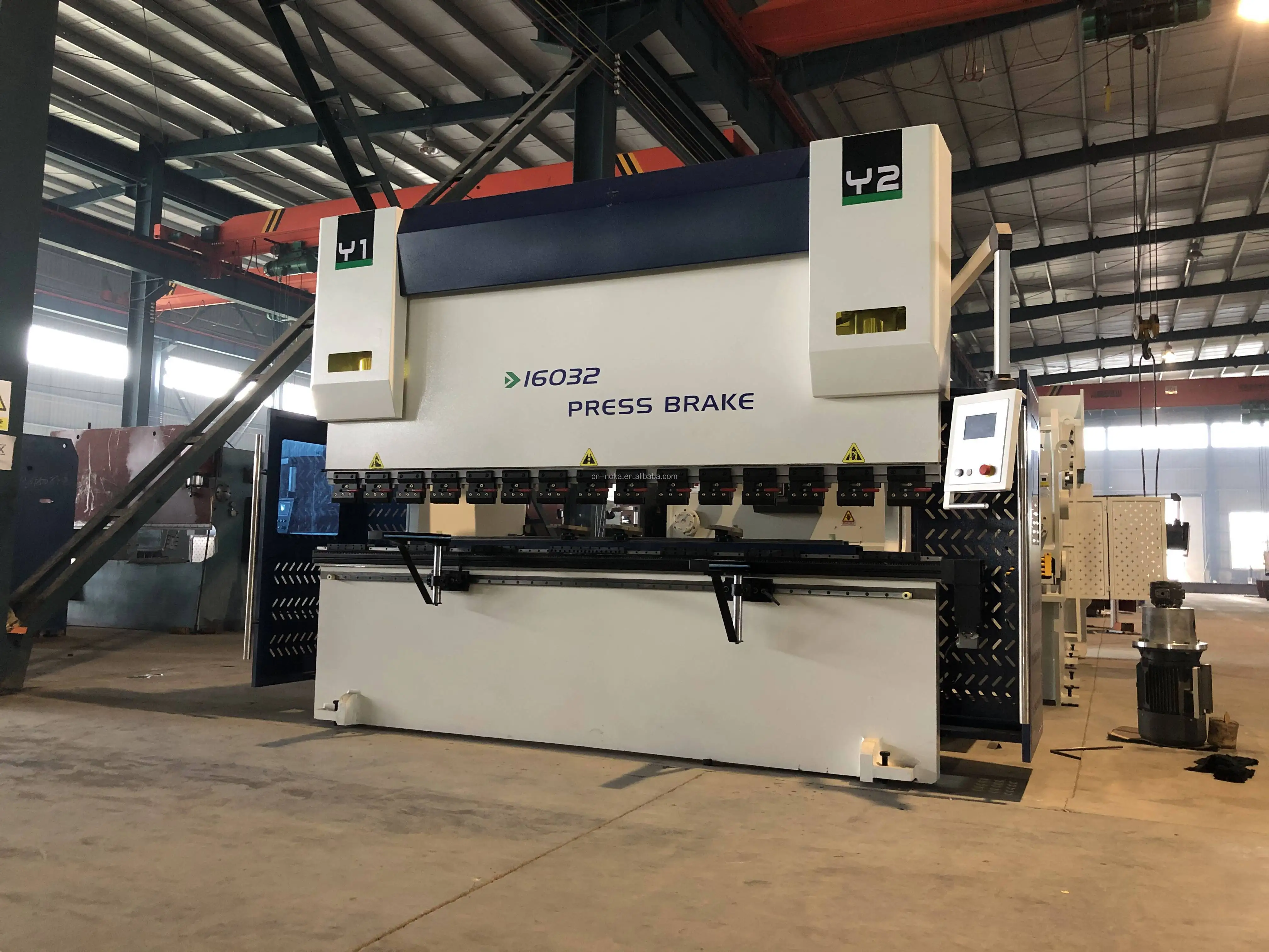 Metal Folder NOKA 6 Axes Full Servo Press Brake Hine 175T 4000 Mm With Delem Da66t 3D CNC Control System