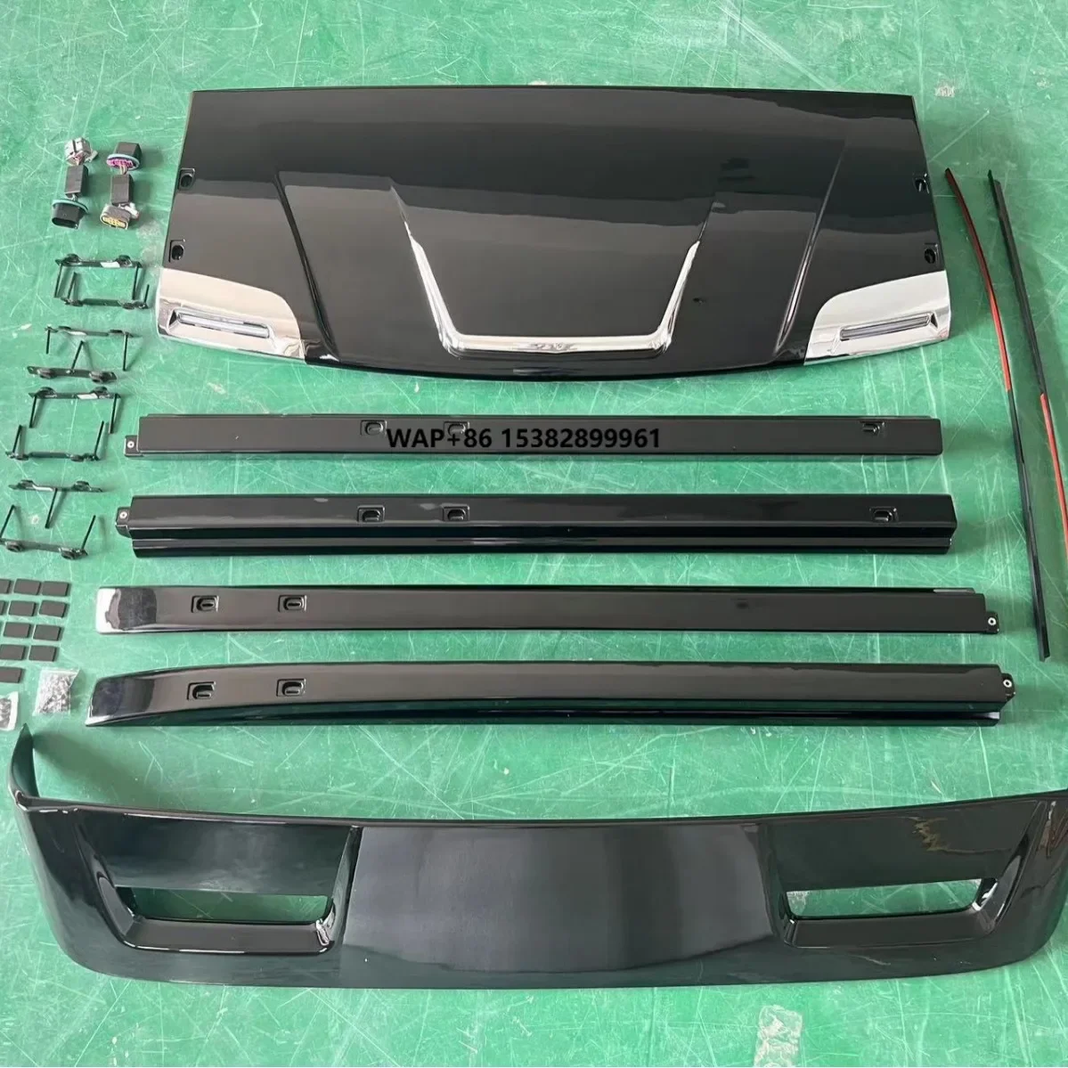 

YTpioneer Roof Rack for 16-24 Vito ABS Material Single Color Screw Hole Installation High Top Design