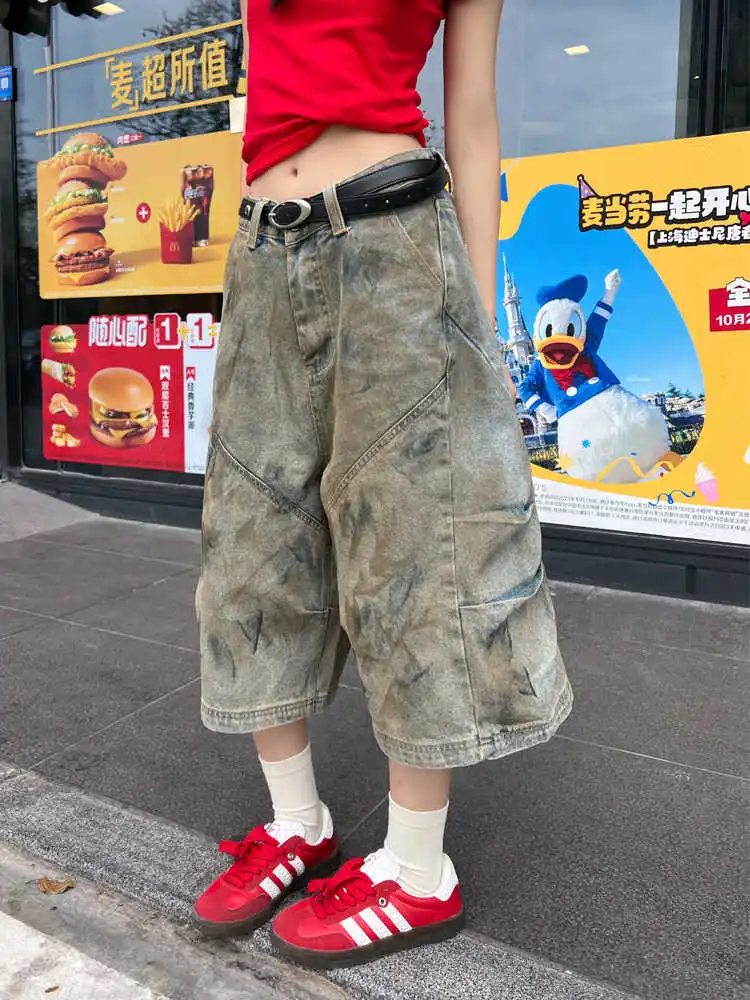 

American Style Women Vintage Washed Workwear Denim Shorts with Multiple Pockets Pleated Design Loose Drapey Seven-Foot Pants