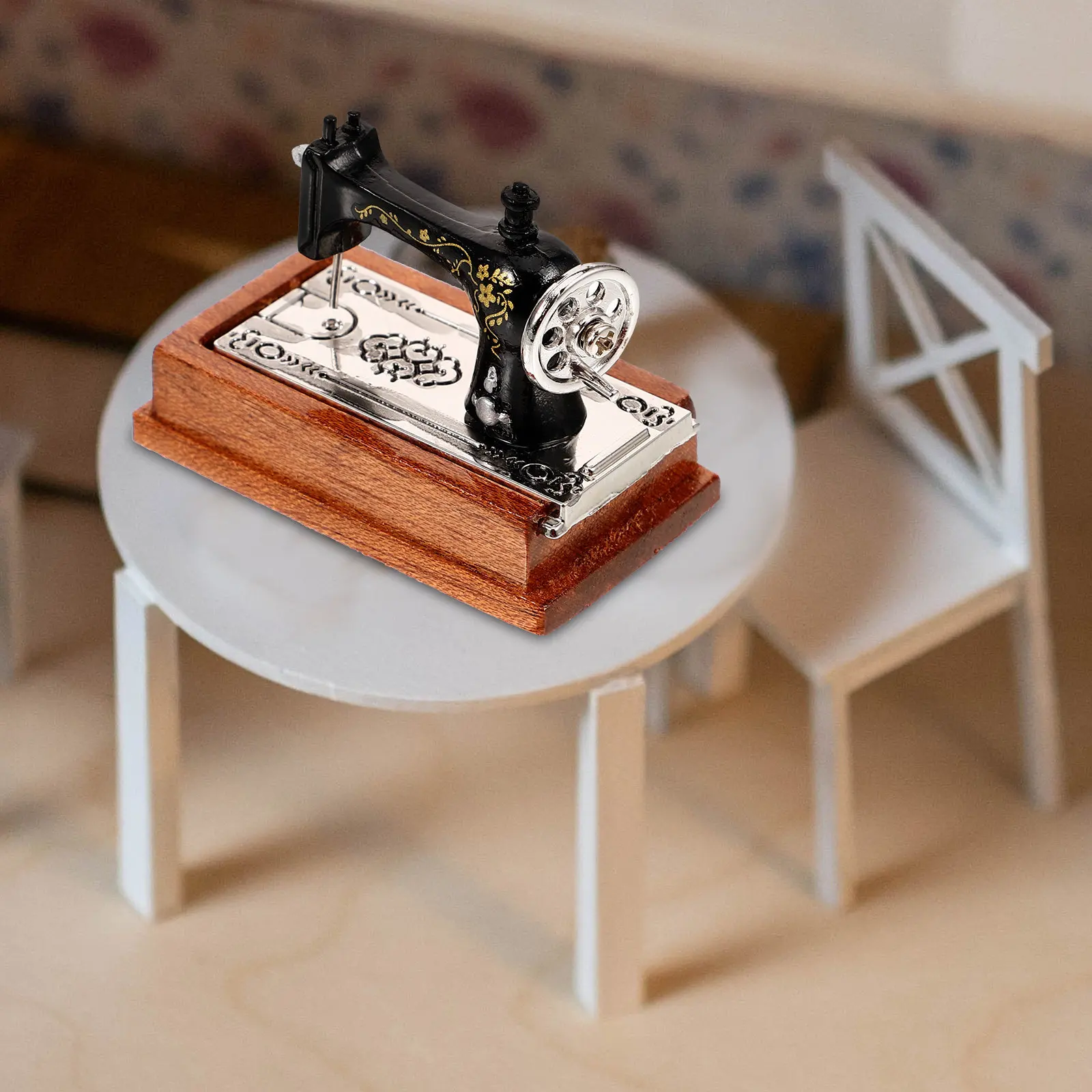 

Миниатюрная швейная машинка для декора кукольного домика, винтажная, из дерева и пластика, реалистичная, в натуральную величину, для миниатюрного дома