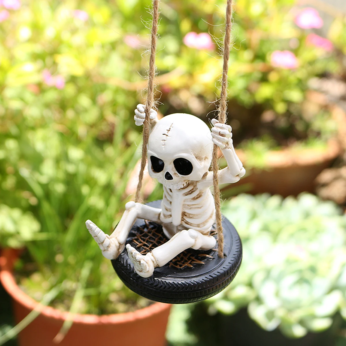 Cute Mini Skeleton Tire Swing Hanging Decoration, Gothic Style Garden Ornament, Haunted House Party Yard Branch Resin Hanging Decoration