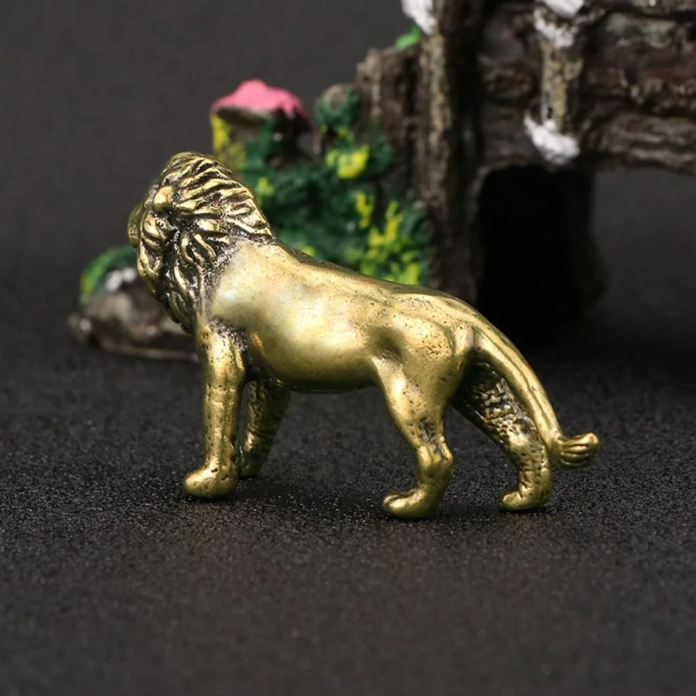 Figurines rétro du roi Lion en laiton, Statue de Lion mignonne en cuivre, Mini Sculpture de Lion exquise faite à la main, décoration de maison, cadeaux