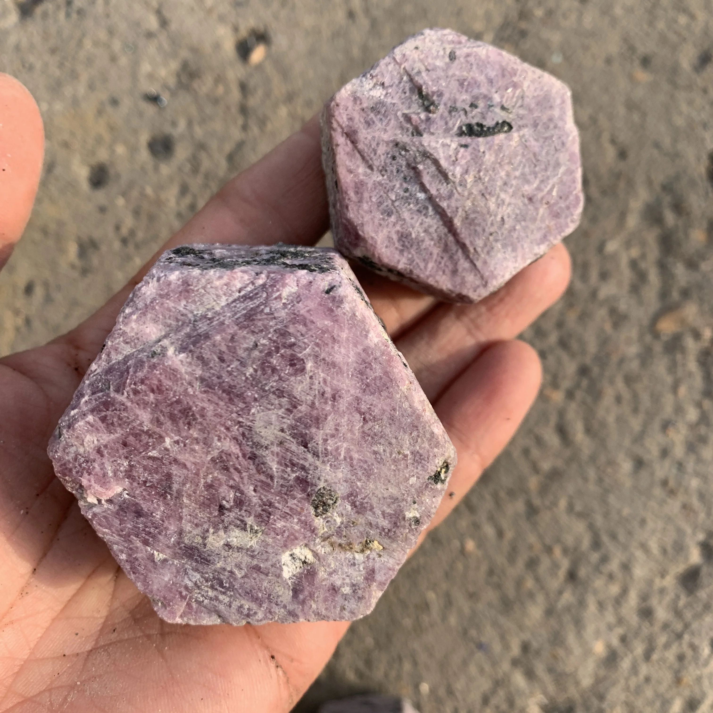Natural Raw Purple Corundum stones rough mineral crystal for Teaching specimens
