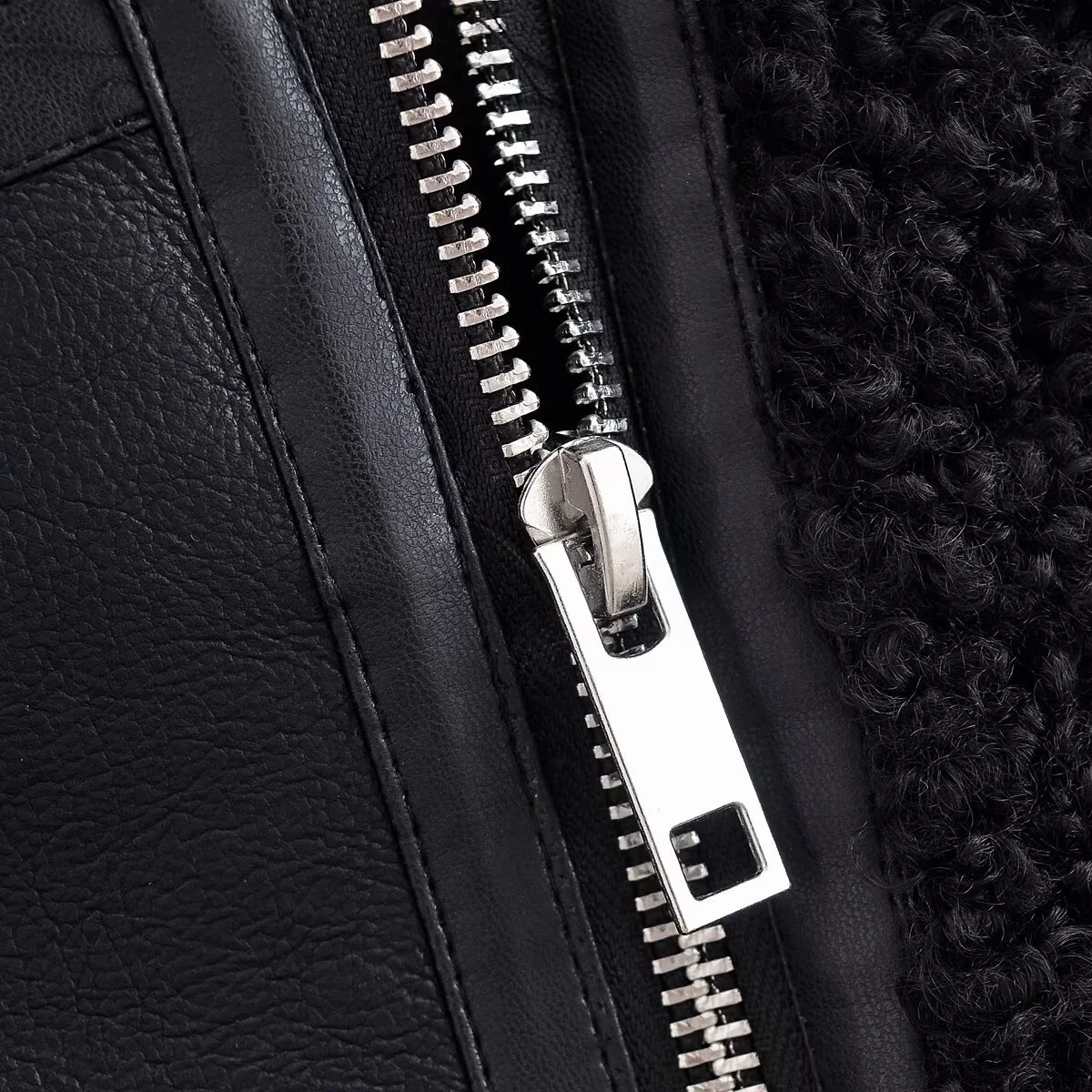 2025 Winter New Women's Casual Fashion Simple Lazy Style Warm Round Neck Sleeveless Versatile Patchwork Vest