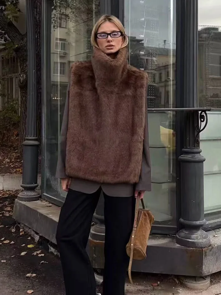 HH المرأة الدافئة عادية عالية الرقبة سترة دون أكمام الرجعية فو الفراء تأثير شال قصير الشتاء النساء موضة 3-Color الصلبة شال