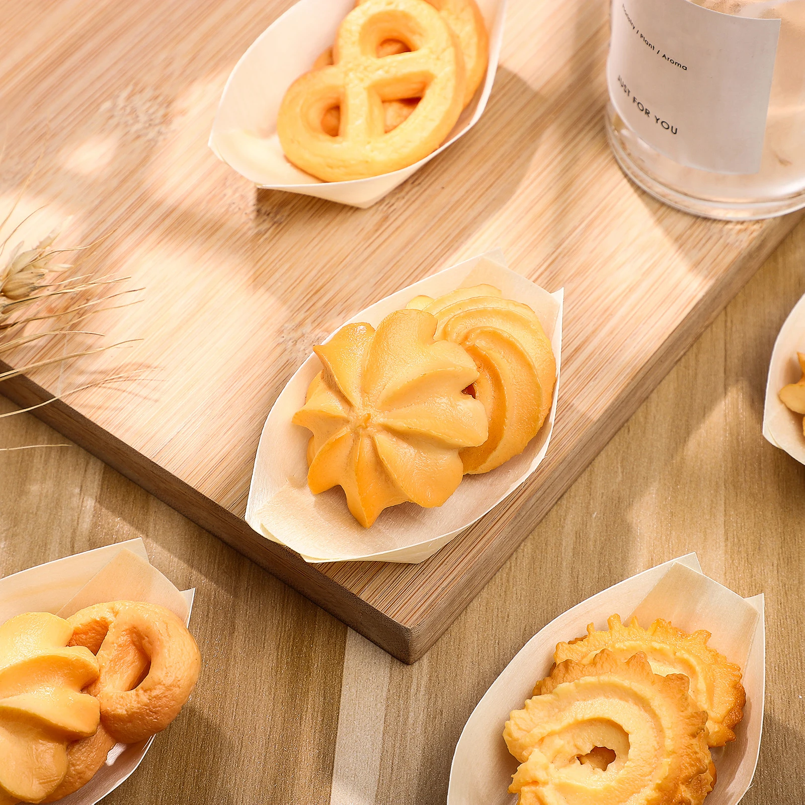 

100 pcs Sushi Wood Boat Plates Disposable Serving Trays For Sushi Sashimi Snacks Appetizers Buffet Party Food Container Kitchen