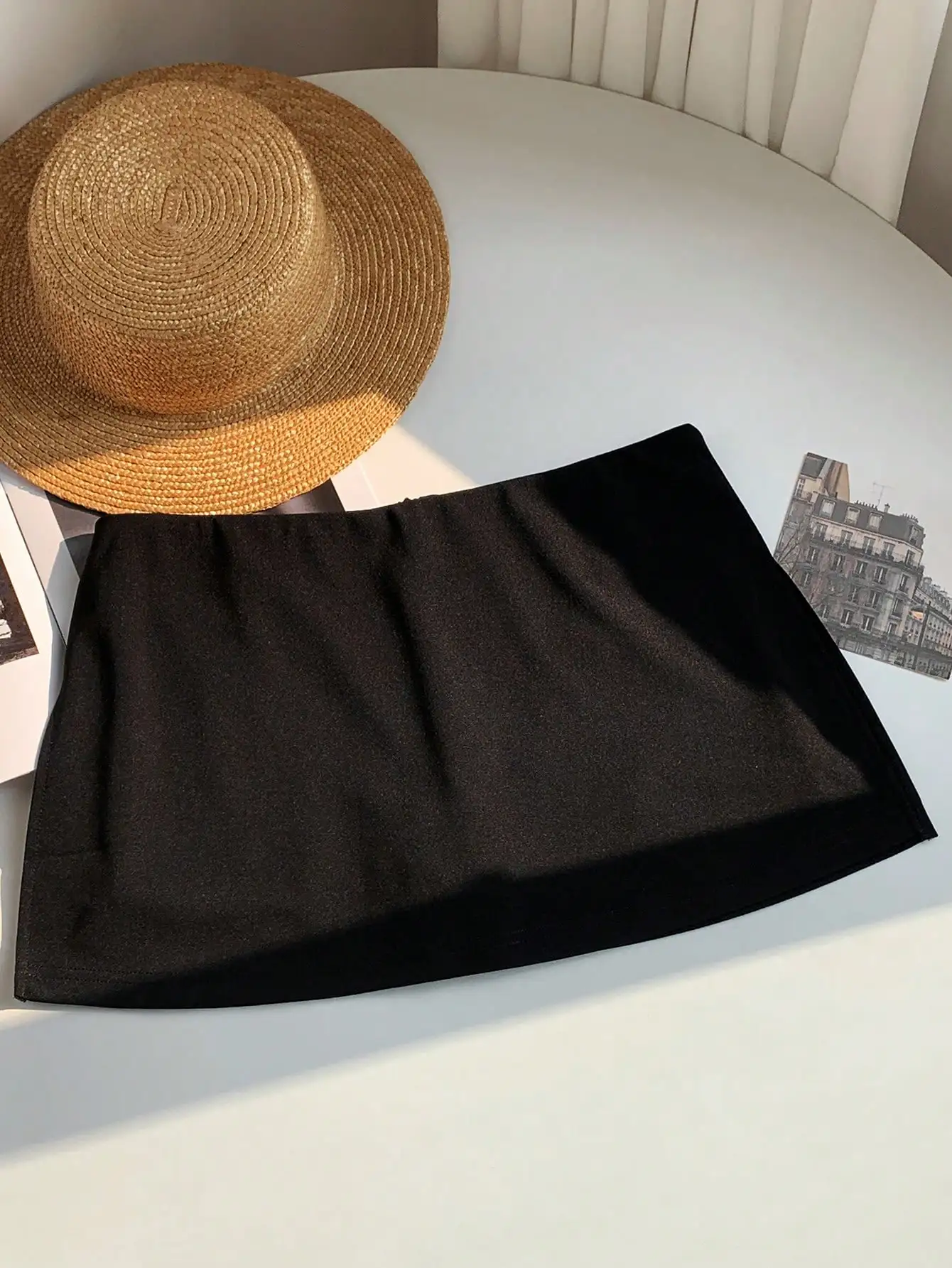 

Женская черная облегающая мини-юбка с боковым разрезом и высокой эластичной талией