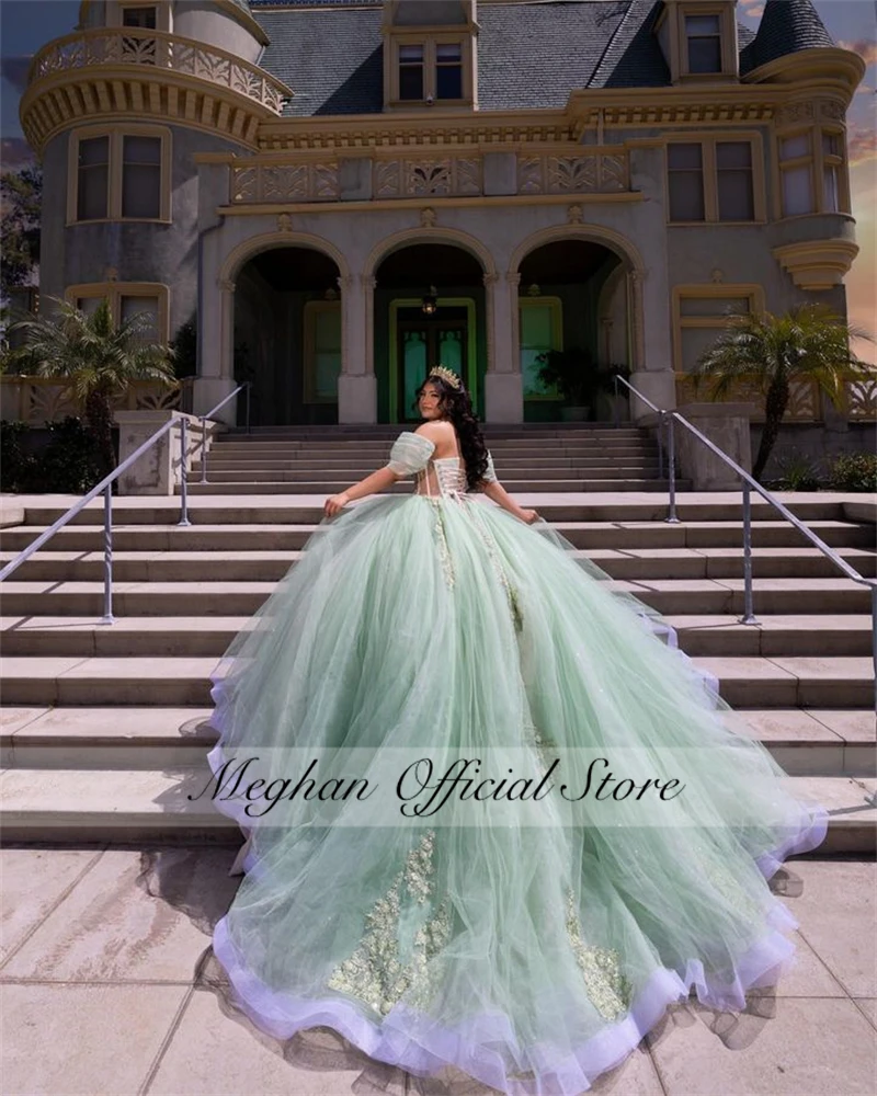 Abito Quinceanera verde chiaro con spalle scoperte 2025 abito da ballo con perline abito da ballo Appliques Puffy Luxury Sweet 16 15 personalizzato