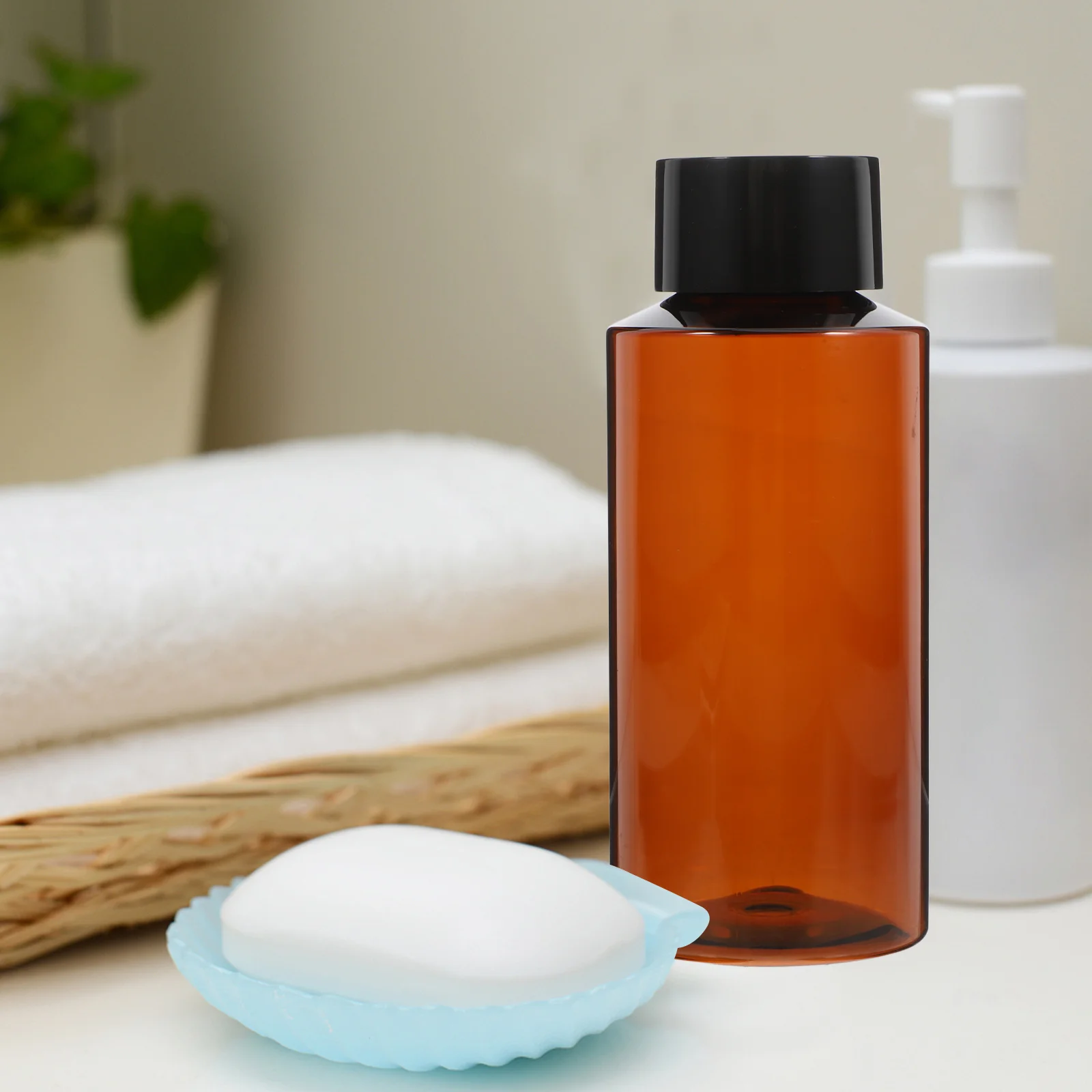 

Clear Leakproof Plastic Refill Squeeze Bottles Angled Shoulder Design Travel Size Toiletry Containers For Toner Lotion Shampoo