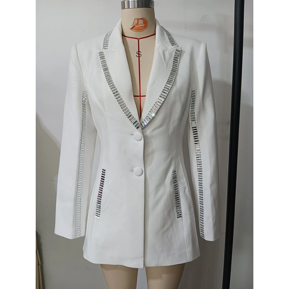 TWOTWINSTYLE الصلبة التخسيس تقسم الإصلاح الساخن السترات للنساء التلبيب طويلة الأكمام المرقعة واحدة الصدر سترة الملابس النسائية