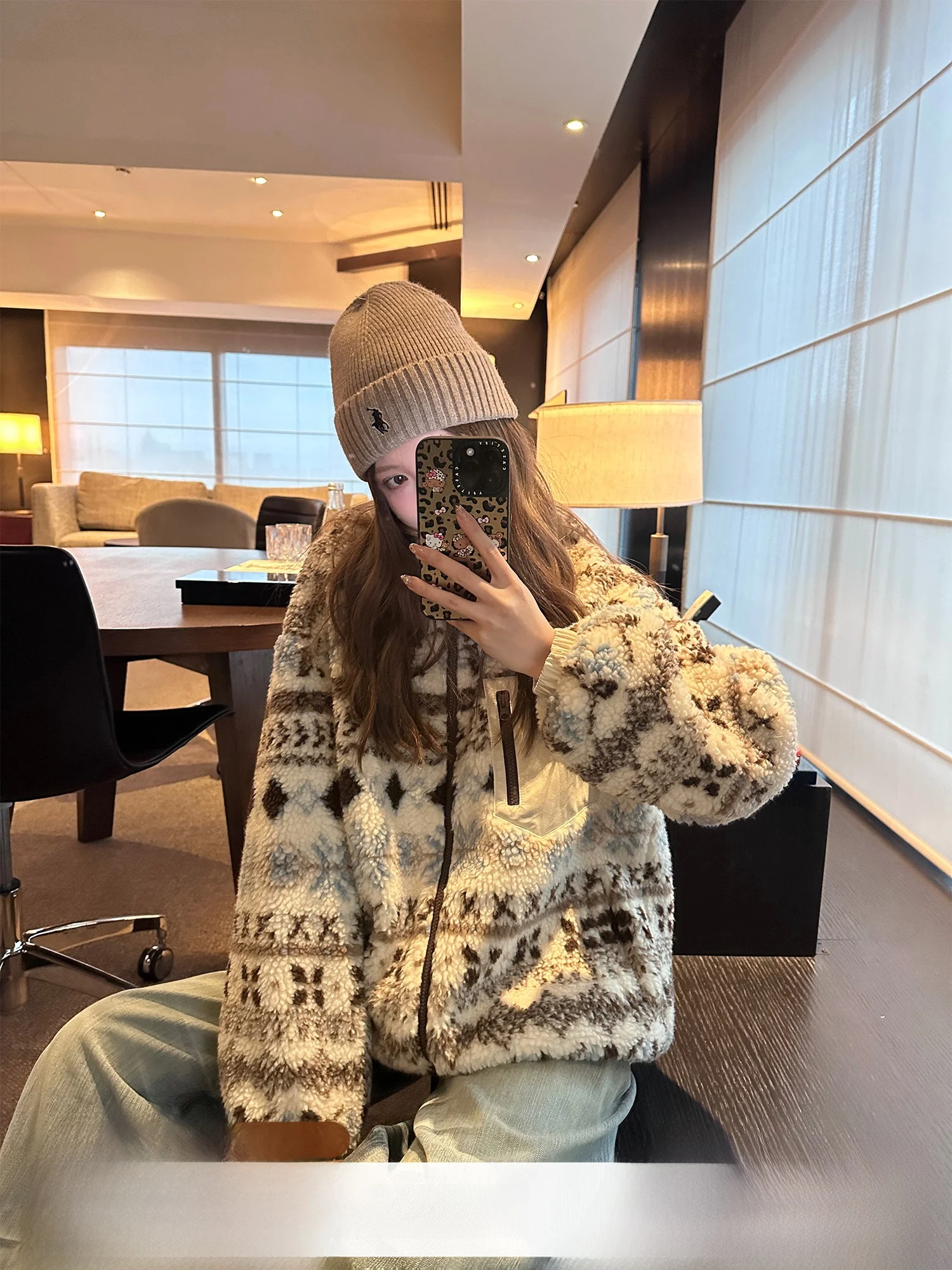 

Ультрамодная теплая куртка из овчины Xue Ye Song Ge для девочек: идеальный вариант для осени и зимы