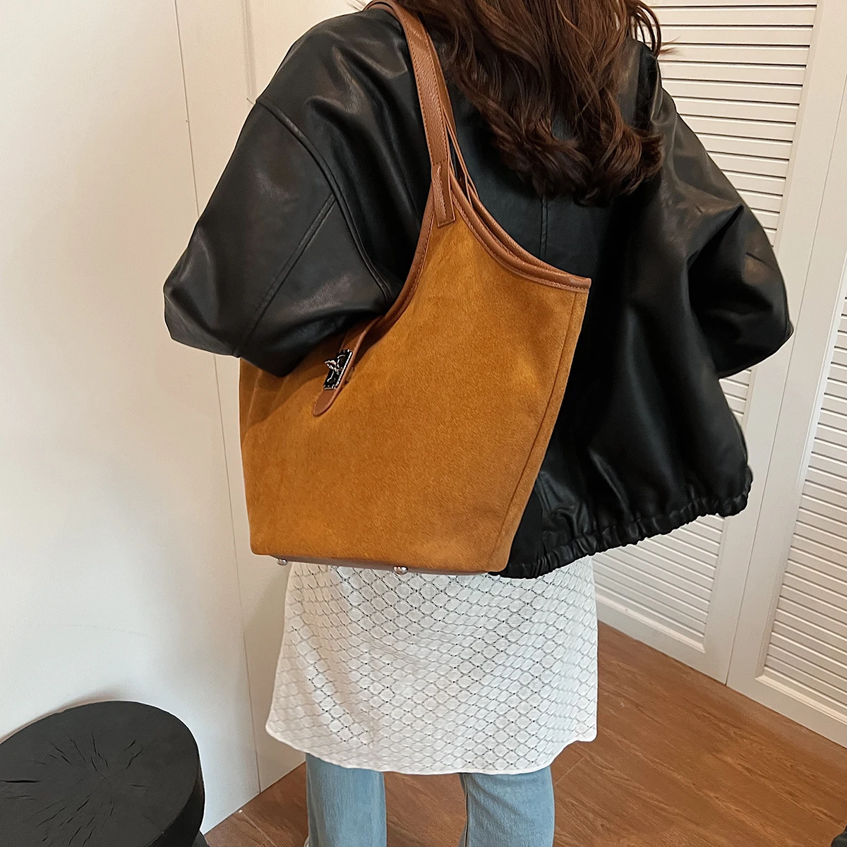 

Retro Suede Satchel Purse Luxury Top Handle Bag Designer Underarm Bag for Women Work Shopping Travel